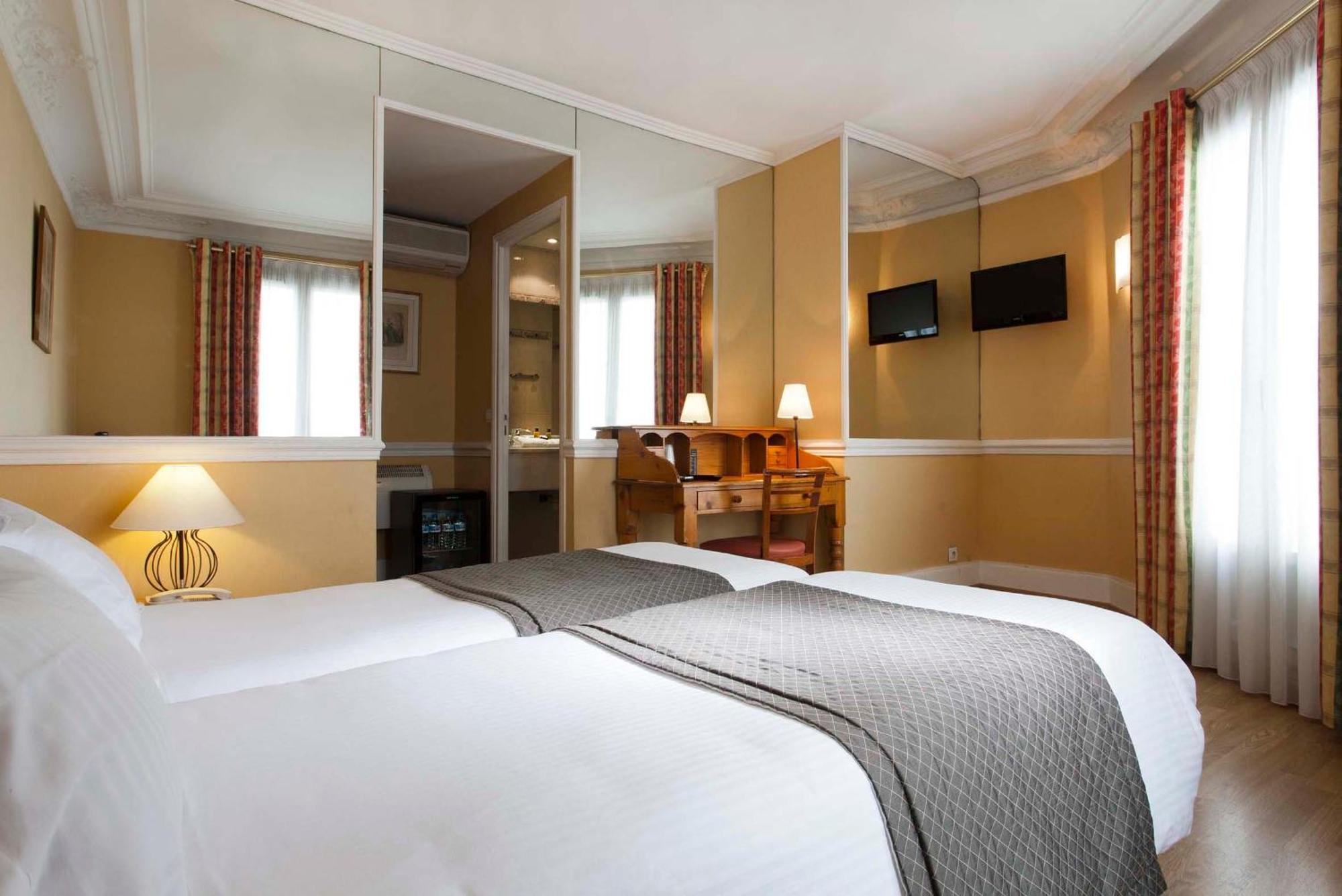 Twin Room,1704858471:JPEG